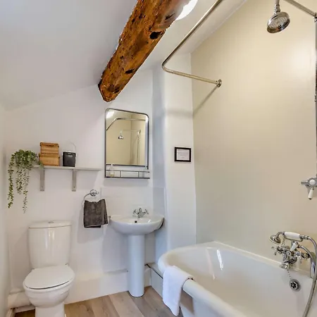 3 Bed In Cartmel 95100 Cark