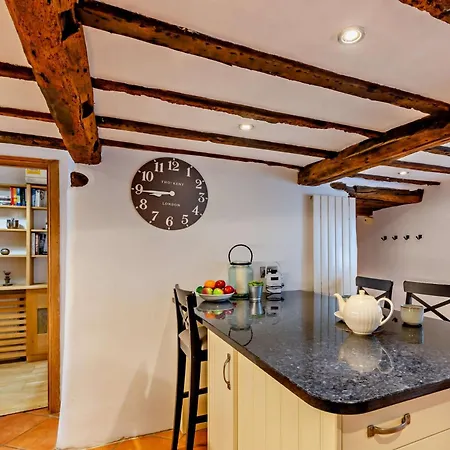 3 Bed In Cartmel 95100 *