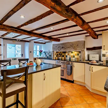 3 Bed In Cartmel 95100 Holiday home Cark